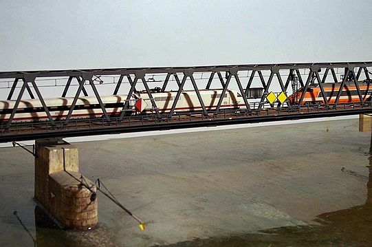 ICE und TGV Brücke von Kehl